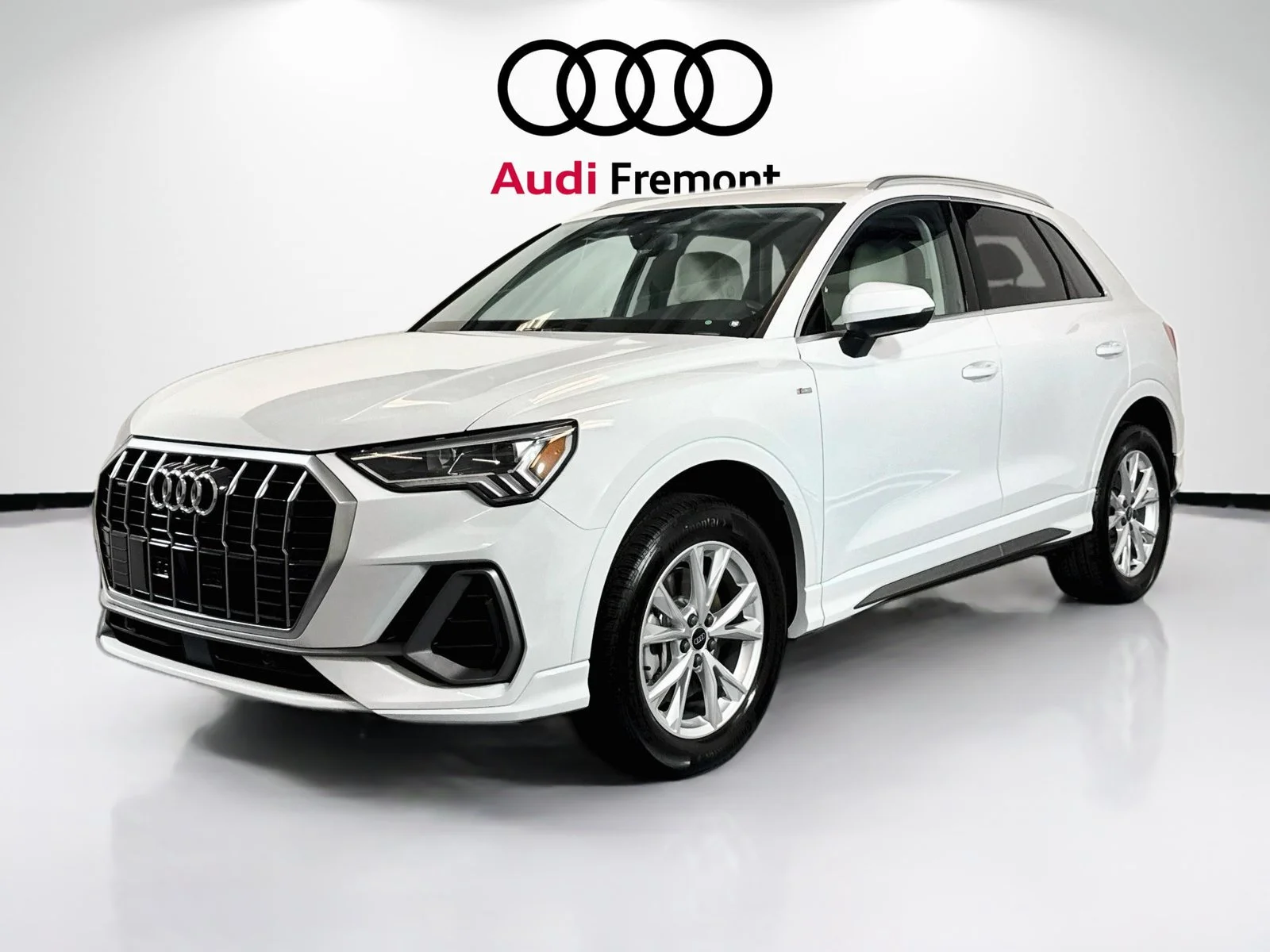 Used 2025 White Audi S line Premium image 1