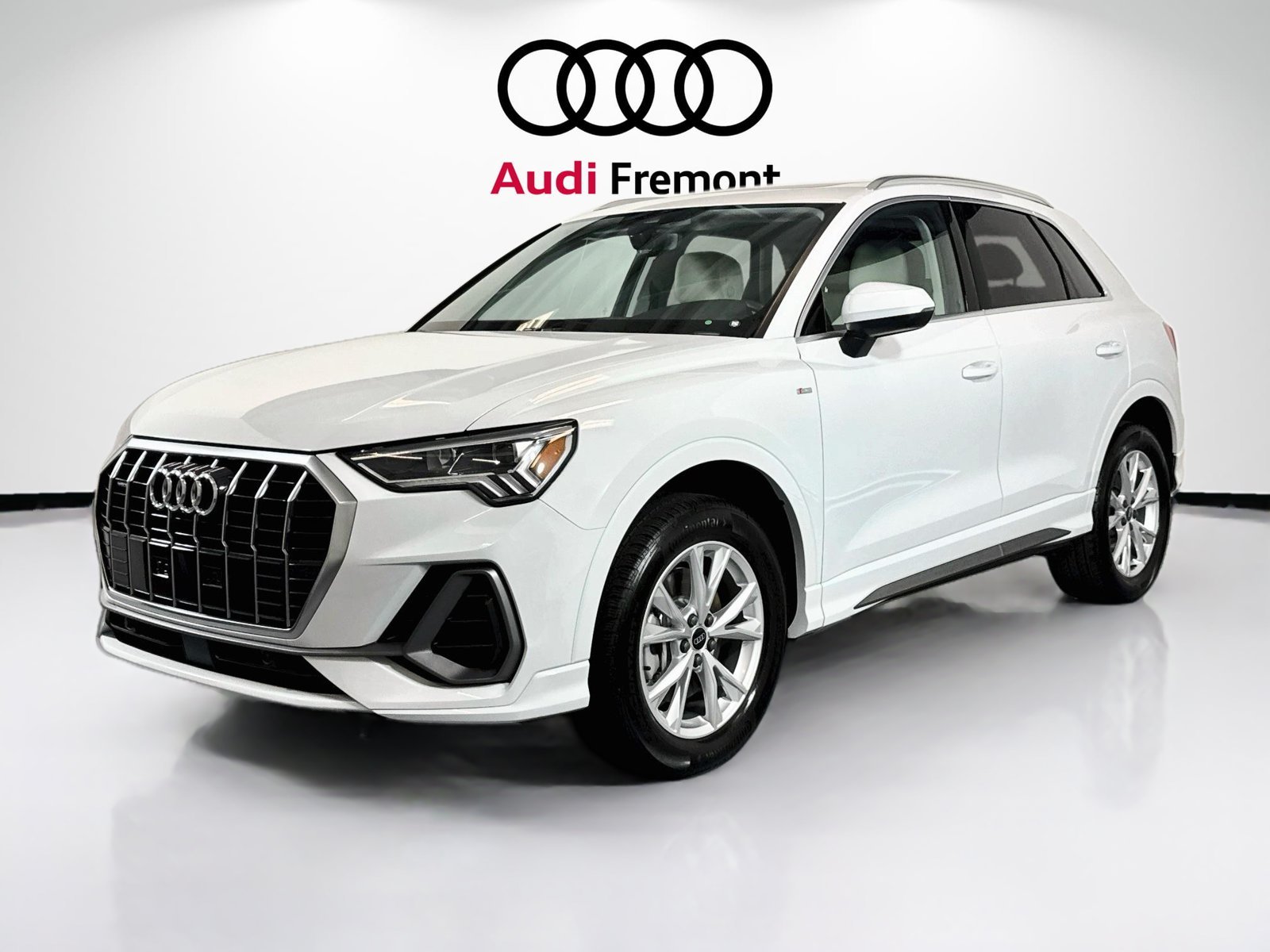 Used 2025 White Audi S line Premium image 1