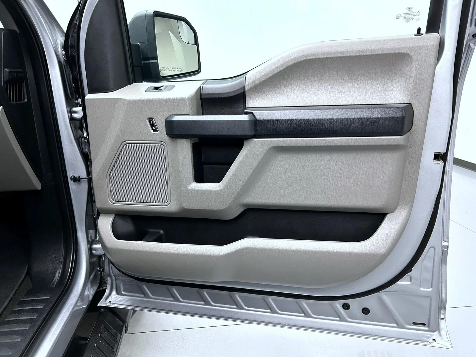 Used 2020 Silver Ford XL image 16