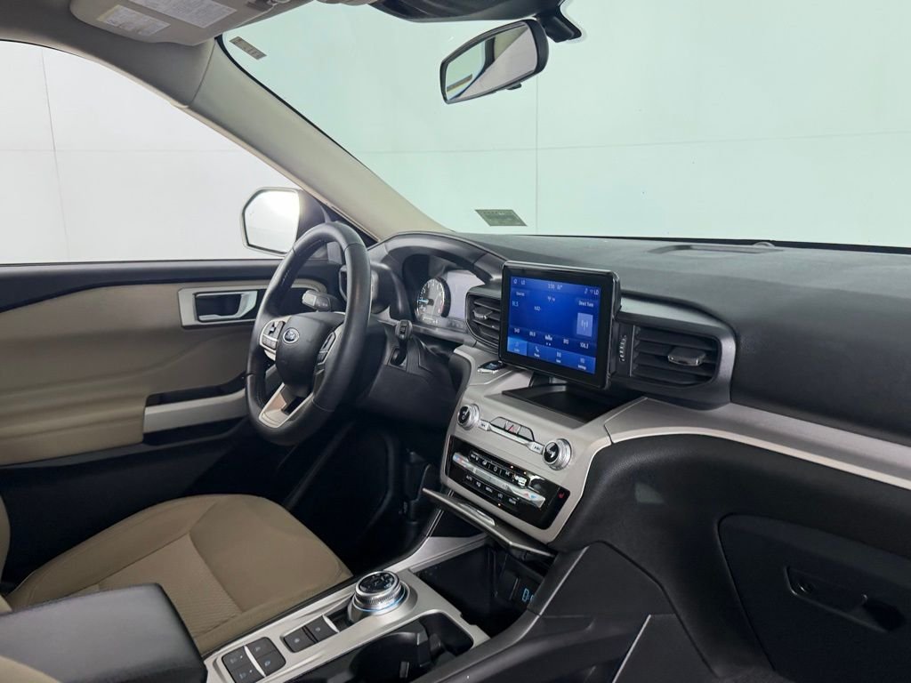 Used 2023 White Ford XLT image 29