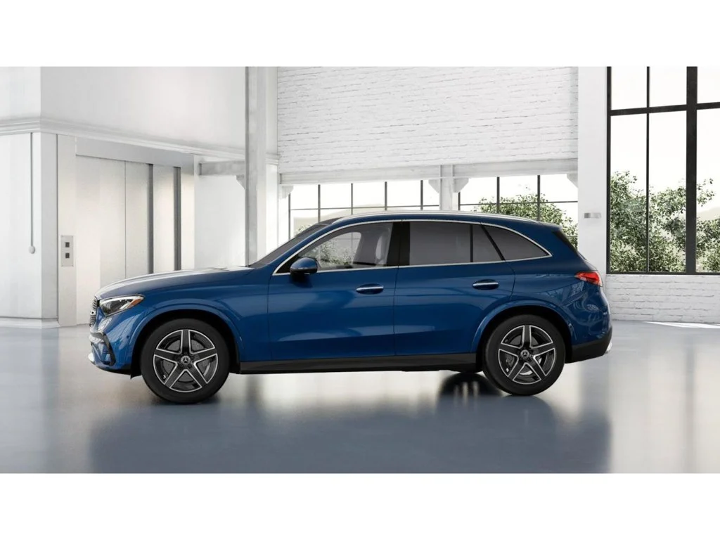 New 2027 Blue Mercedes-Benz GLC 300 image 35
