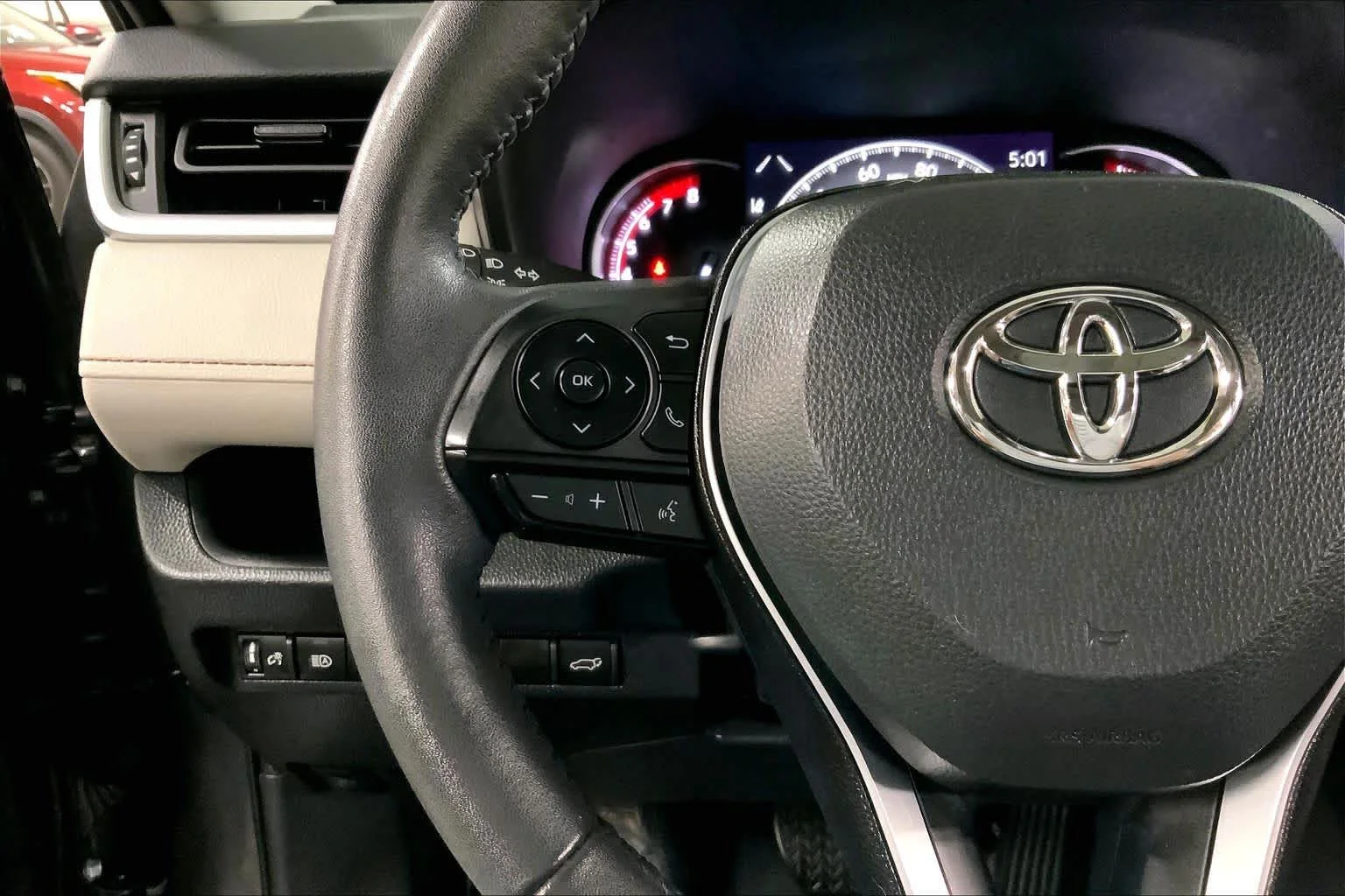 Used 2024 Magnetic Gray Metallic Toyota XLE image 24