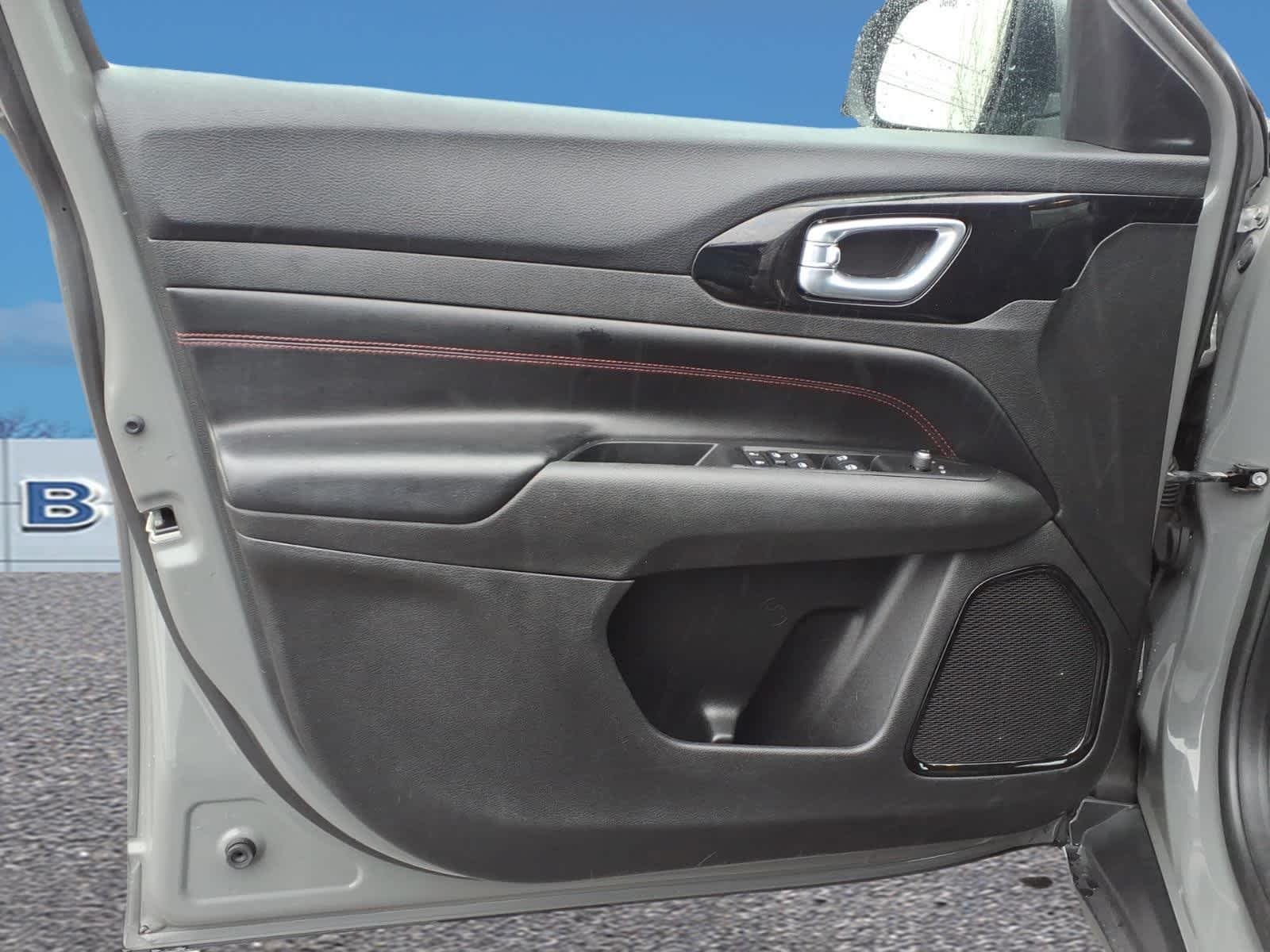 Used 2022 Sting-Gray Clearcoat Jeep Trailhawk image 11