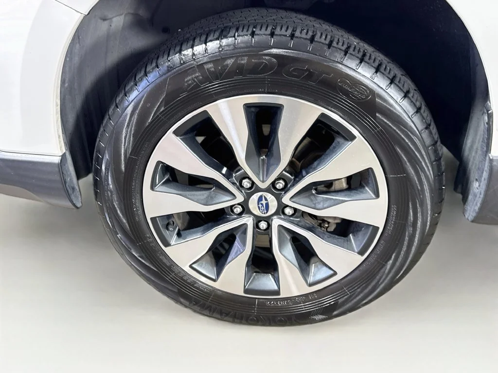 Used 2016 White Subaru 2.5i Premium image 38