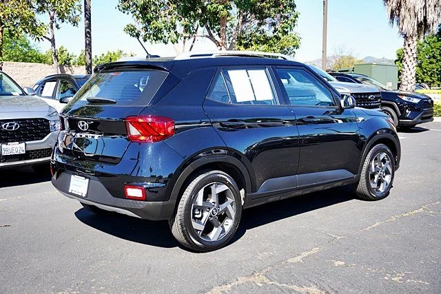 Used 2026 Black Hyundai SEL image 7