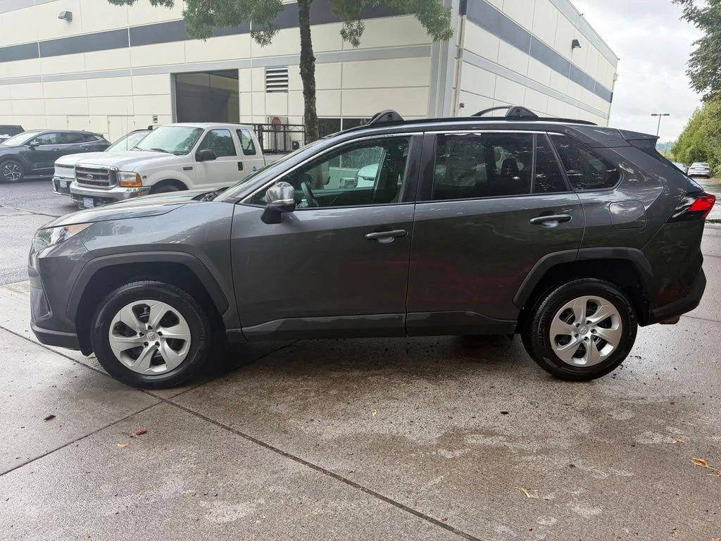 Used 2020 Magnetic Gray Metallic Toyota LE image 7