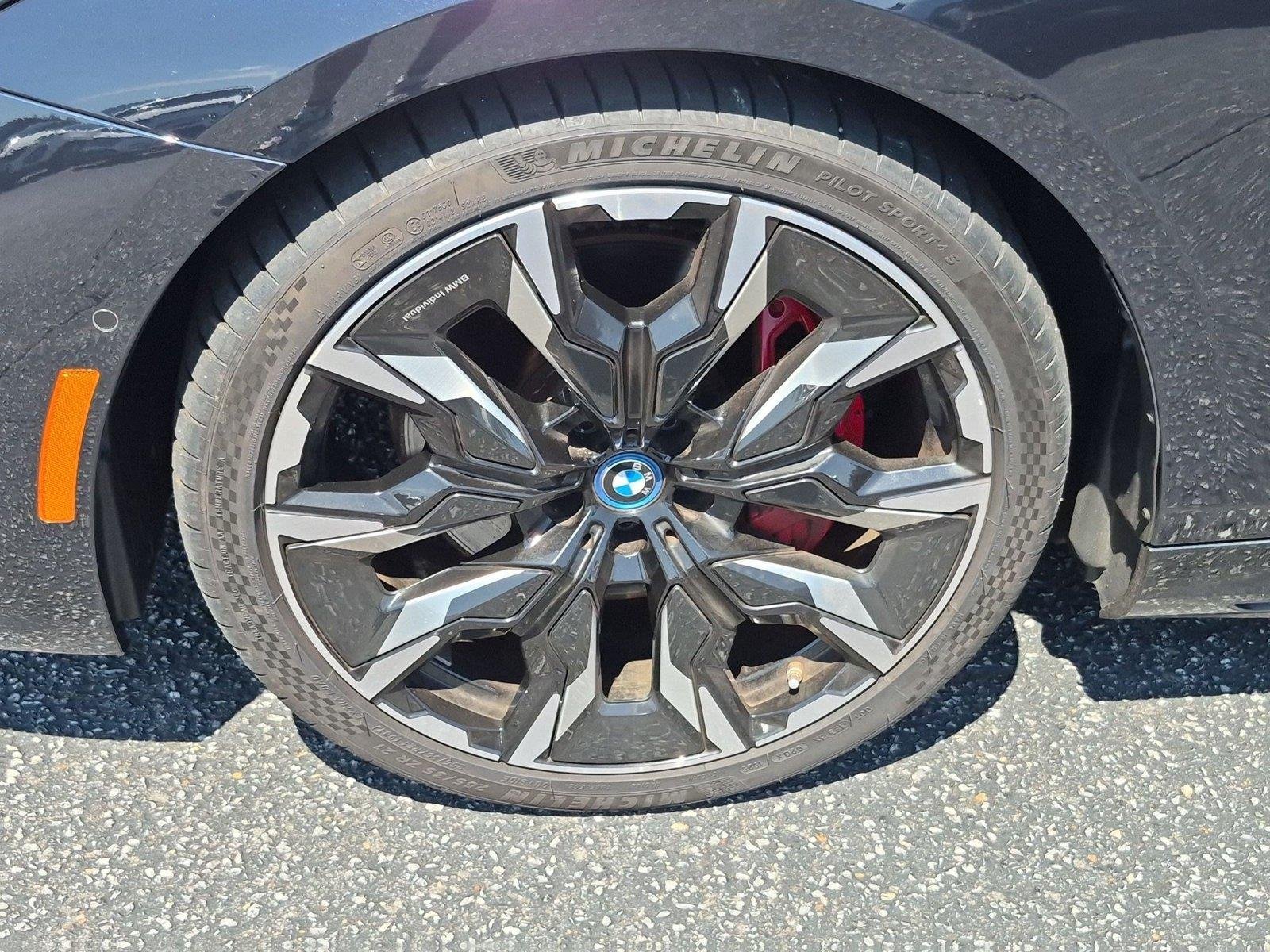 Used 2025 Carbon Black Metallic BMW xDrive40 image 10
