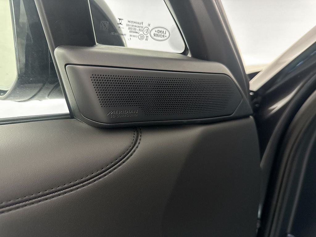 New 2026 Carpathian Grey Land Rover SE image 19