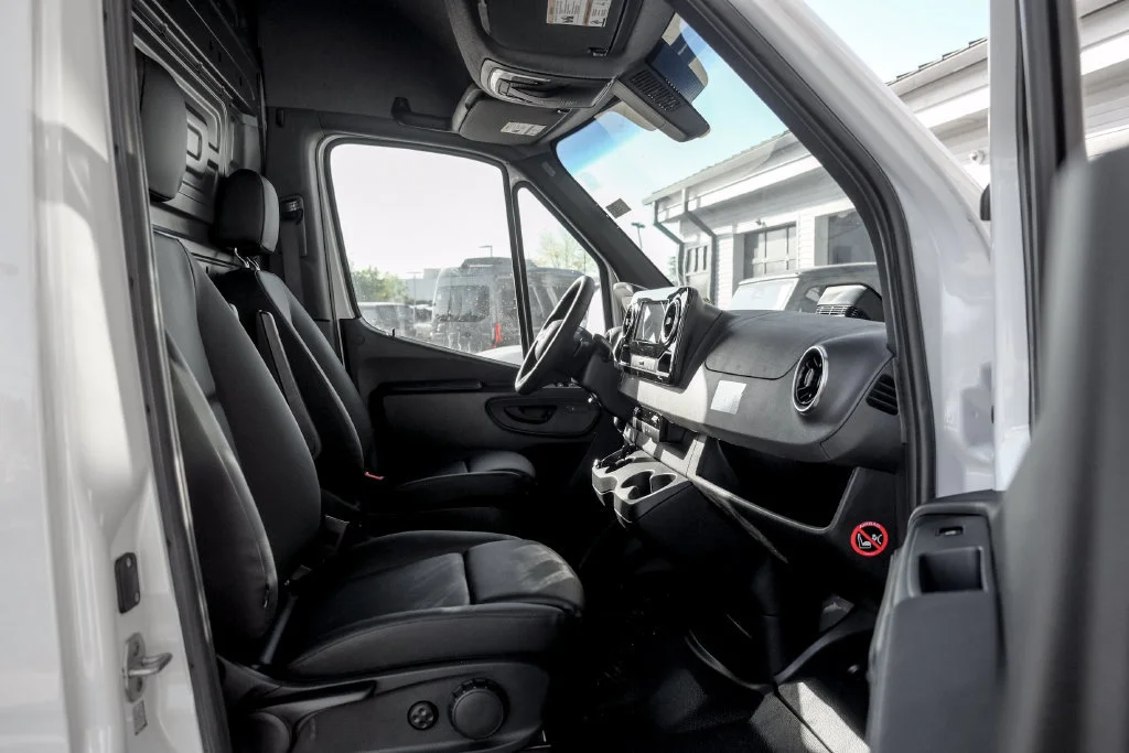 New 2026 Arctic+White Mercedes-Benz Cargo 144 WB image 48