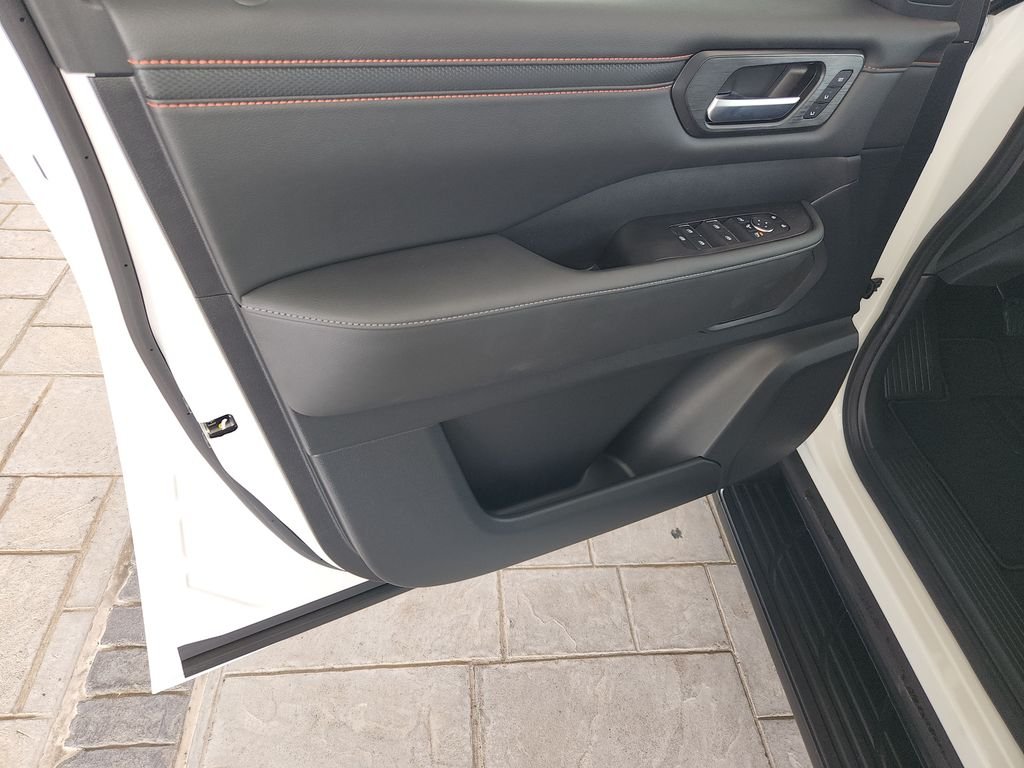 New 2026 Aspen White TriCoat Nissan PRO-4X image 24