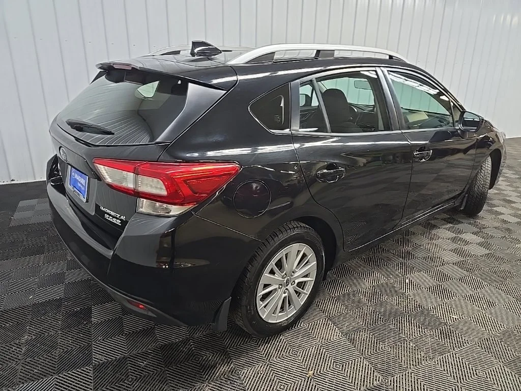 Used 2017 Crystal Black Silica Subaru 2.0i Premium image 10