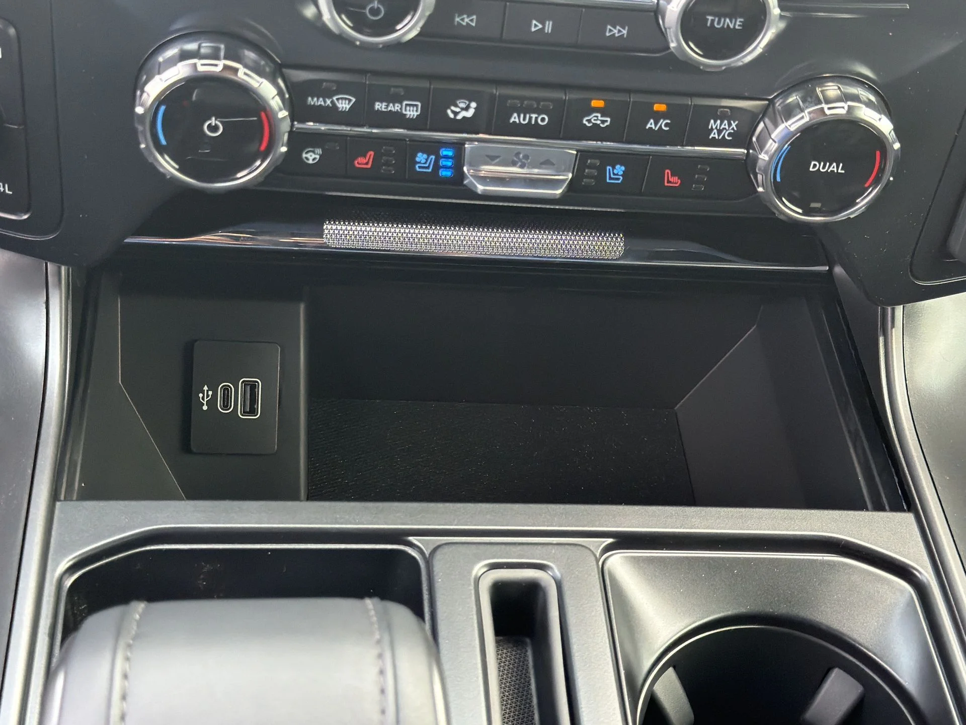New 2026 Agate Black Metallic Ford Lariat® image 16