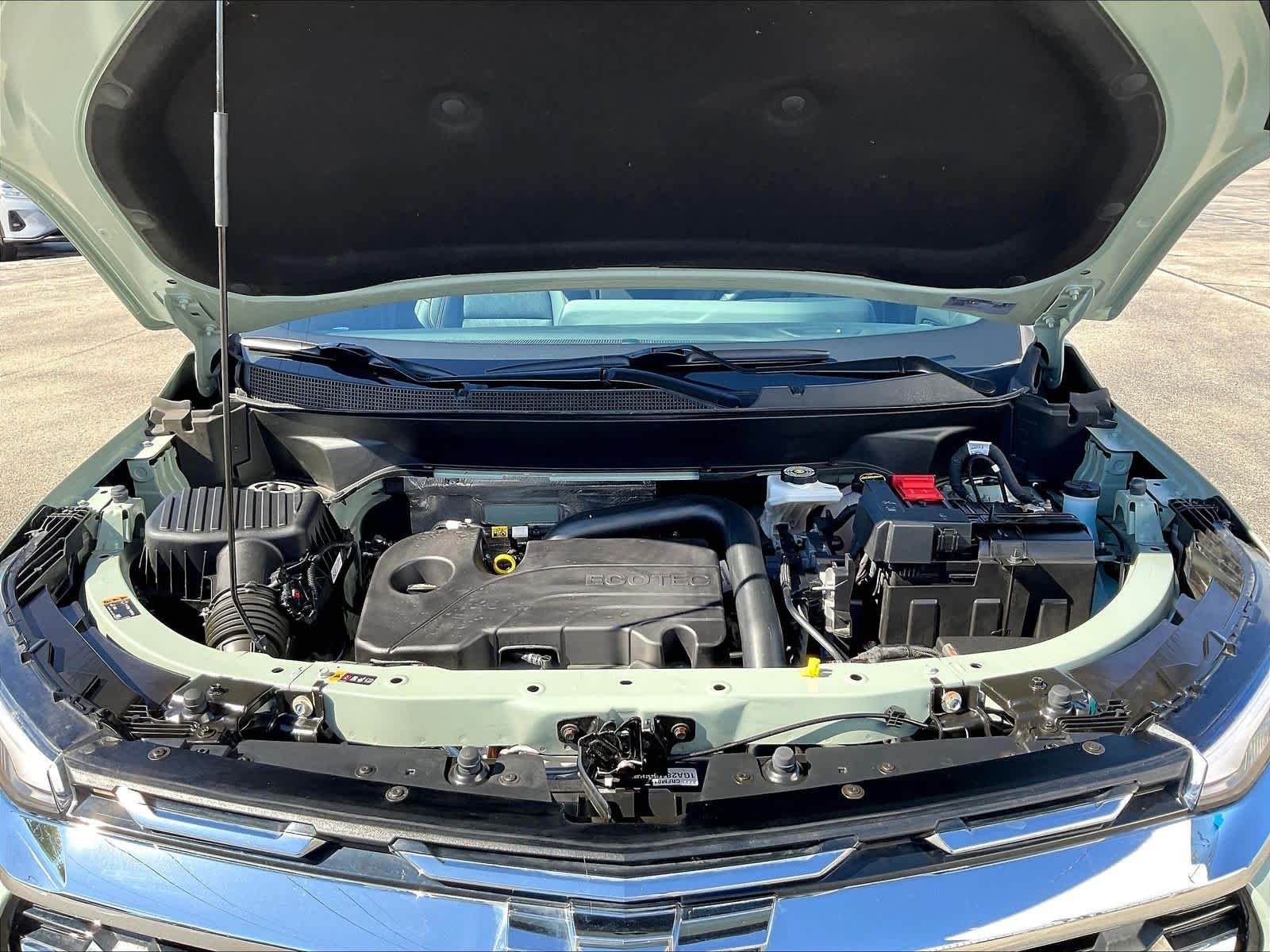 Used 2025 Cacti Green Chevrolet LT image 32