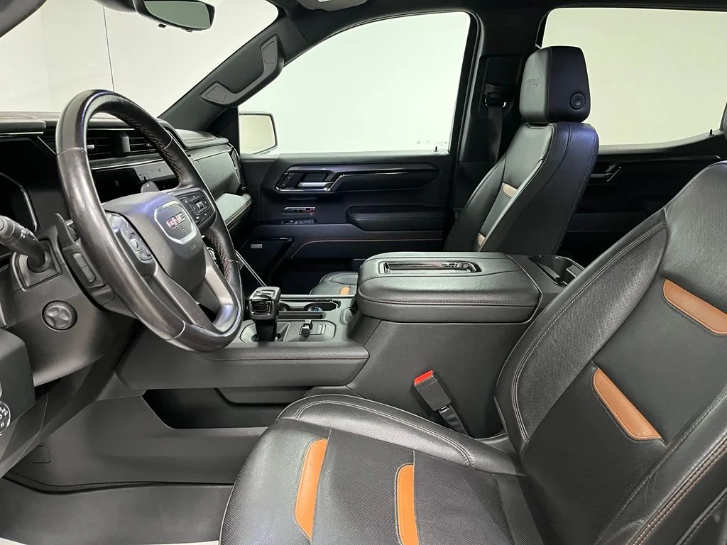 Used 2022 White GMC AT4 image 20