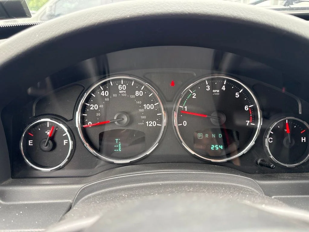 Used 2011 Green Jeep Limited image 19