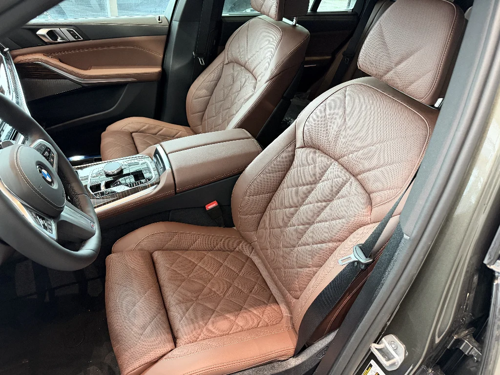 New 2026 Manhattan Green Metallic BMW xDrive40i image 12