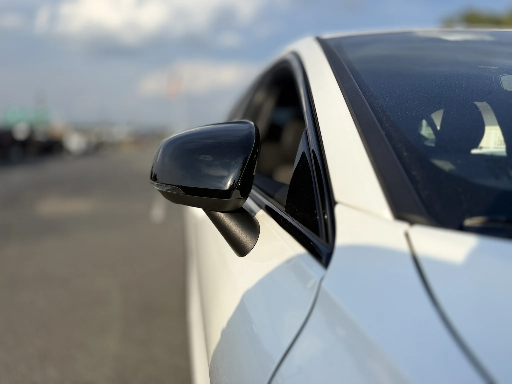 Used 2024 Crystal White Metallic Volvo Plus Black Edition image 14