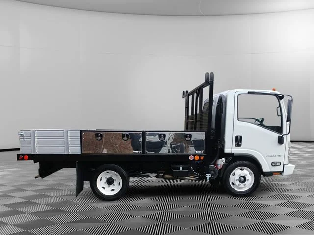 New 2025 Arc White Chevrolet  image 6