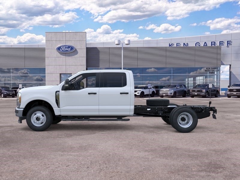 New 2026 Oxford White Ford XL image 3