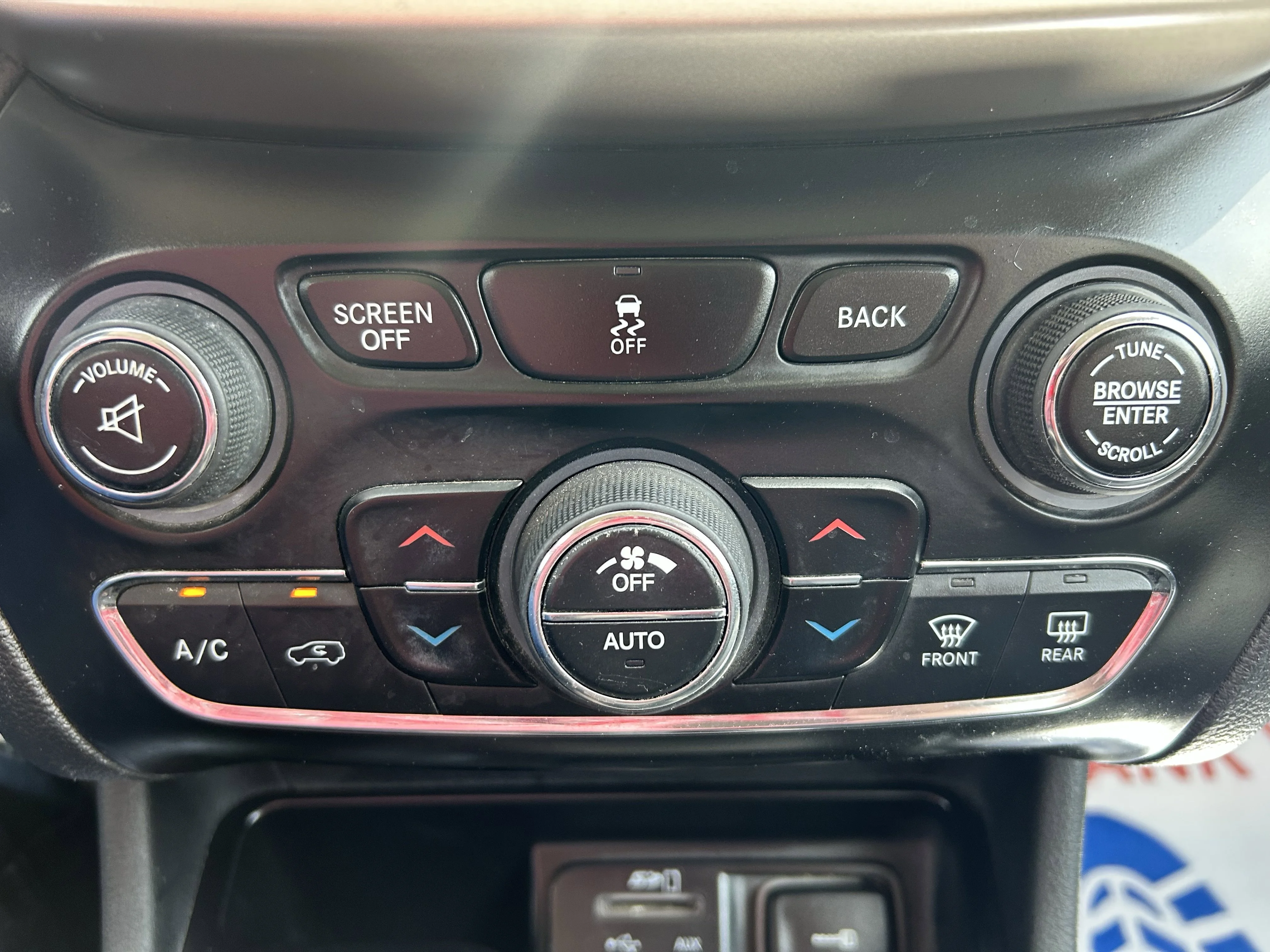 Used 2015 Gray Jeep Limited image 19
