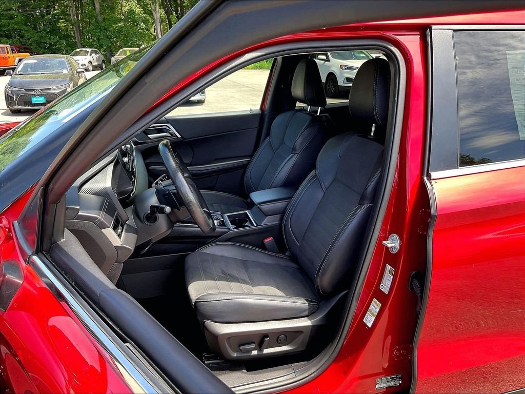 Used 2024 Red Mitsubishi SE image 10