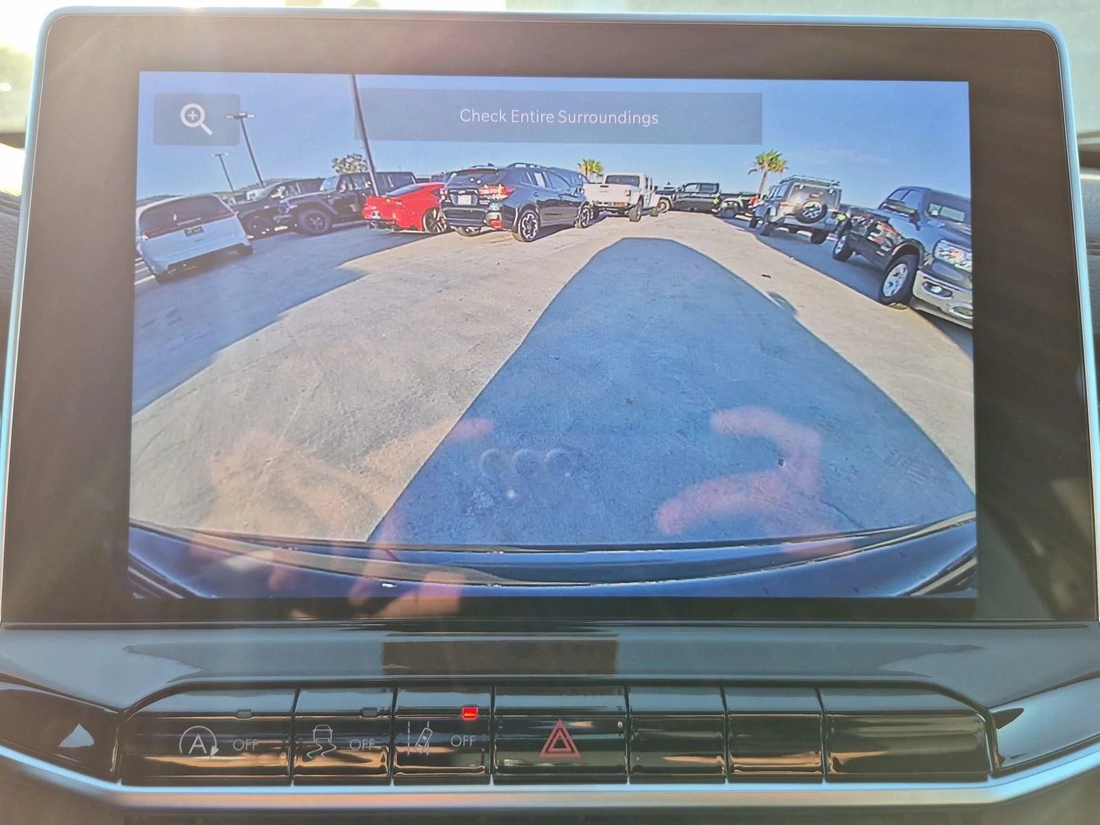 New 2026 Diamond Black Crystal Pearlcoat Jeep Latitude Altitude image 28