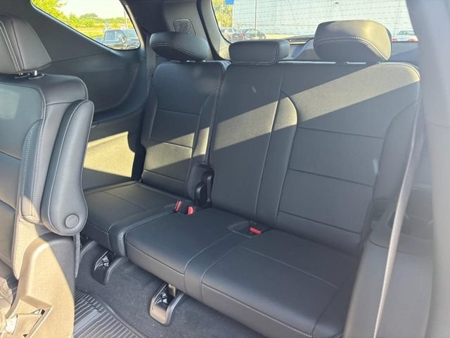 New 2027 Sterling Gray Metallic Chevrolet LT image 5