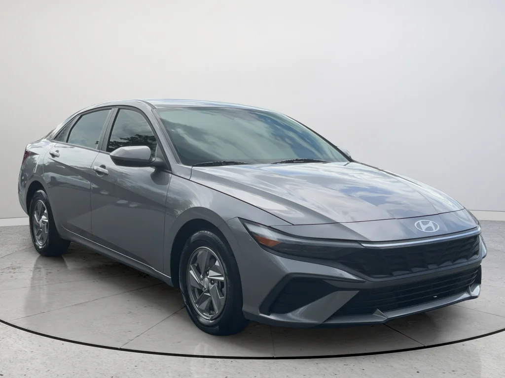 2024 Hyundai Elantra 2.0 SE IVT's photo