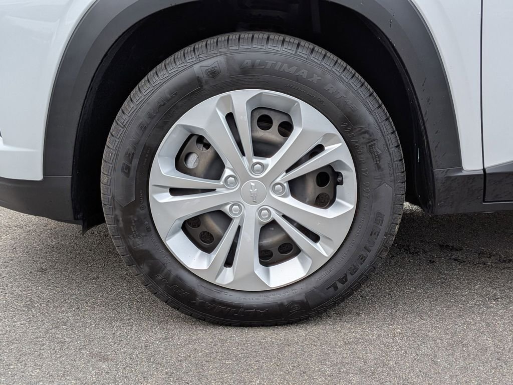 Used 2024 White Chevrolet LS image 26