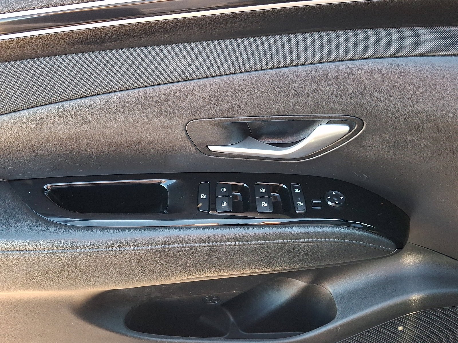 Used 2024 Phantom Black Hyundai Limited image 11