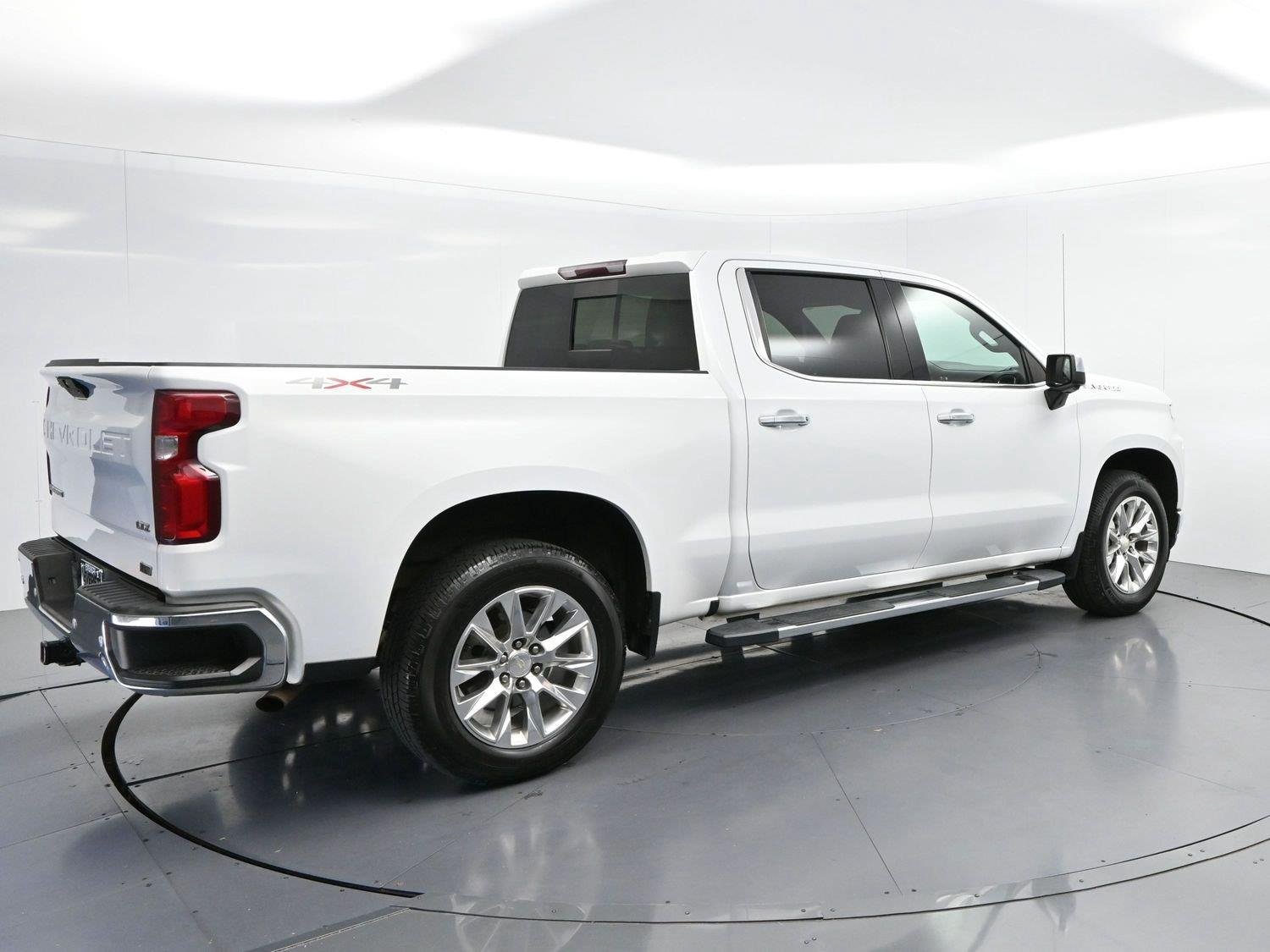 Used 2021 SUMMIT WHITE Chevrolet LTZ image 7