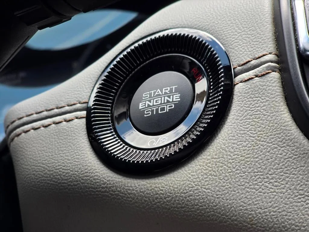 Used 2025 Black Jeep Limited image 16