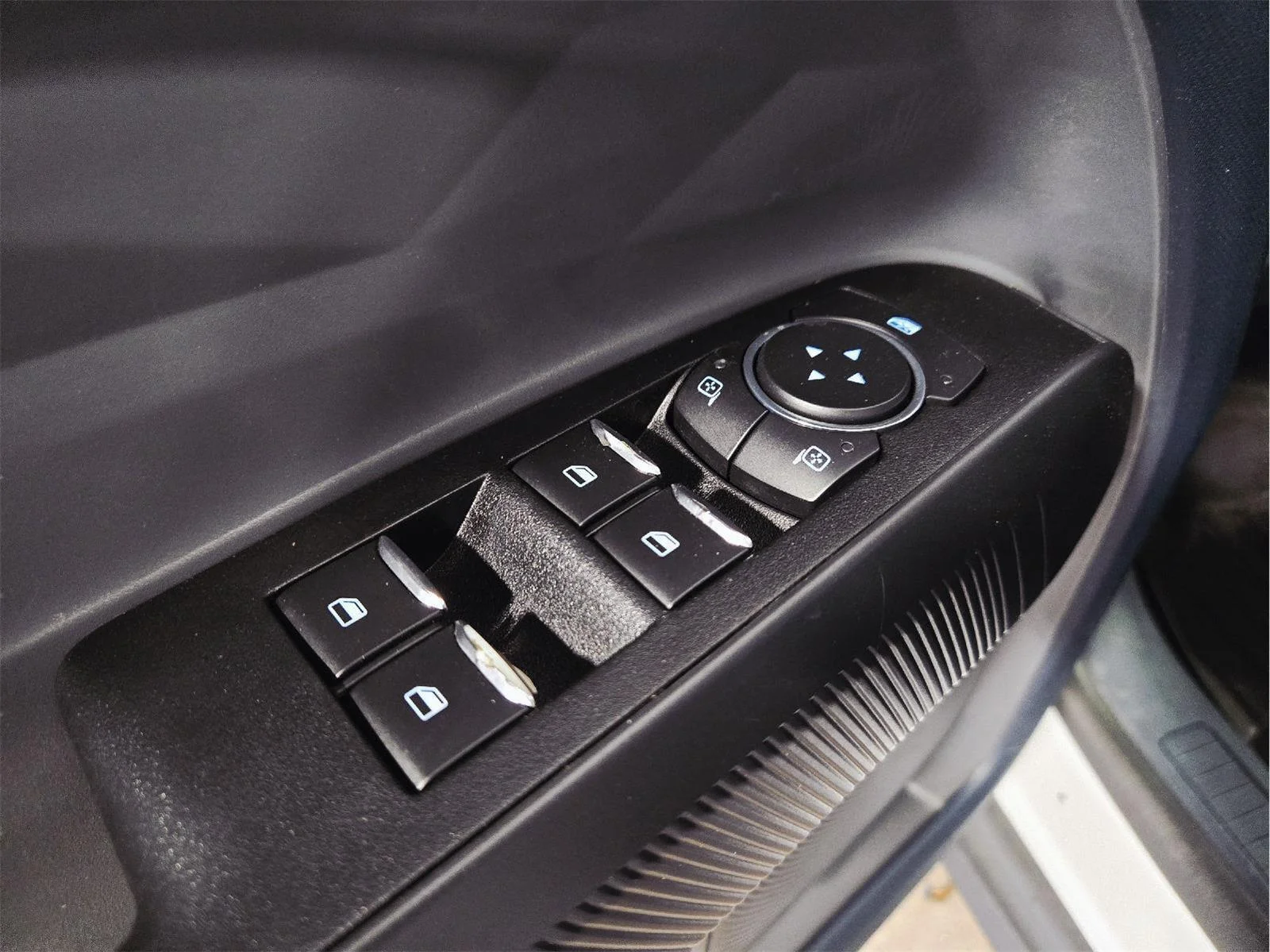 Used 2022 Oxford White Ford XL image 17