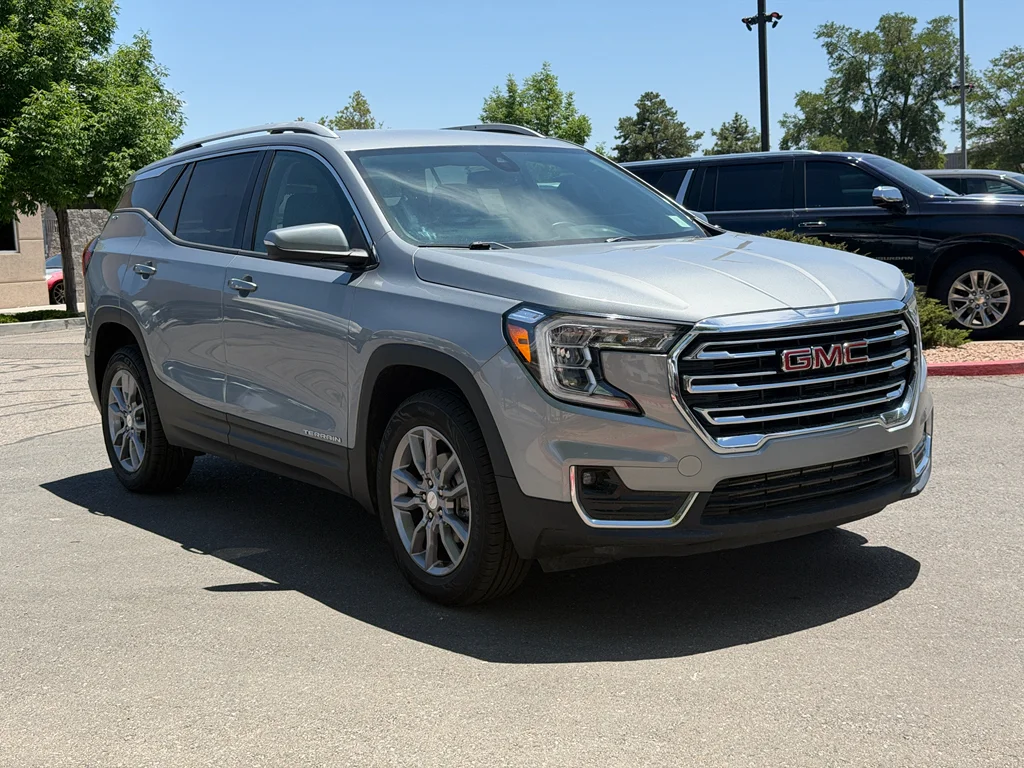 Used 2024 Sterling Metallic GMC SLT image 3
