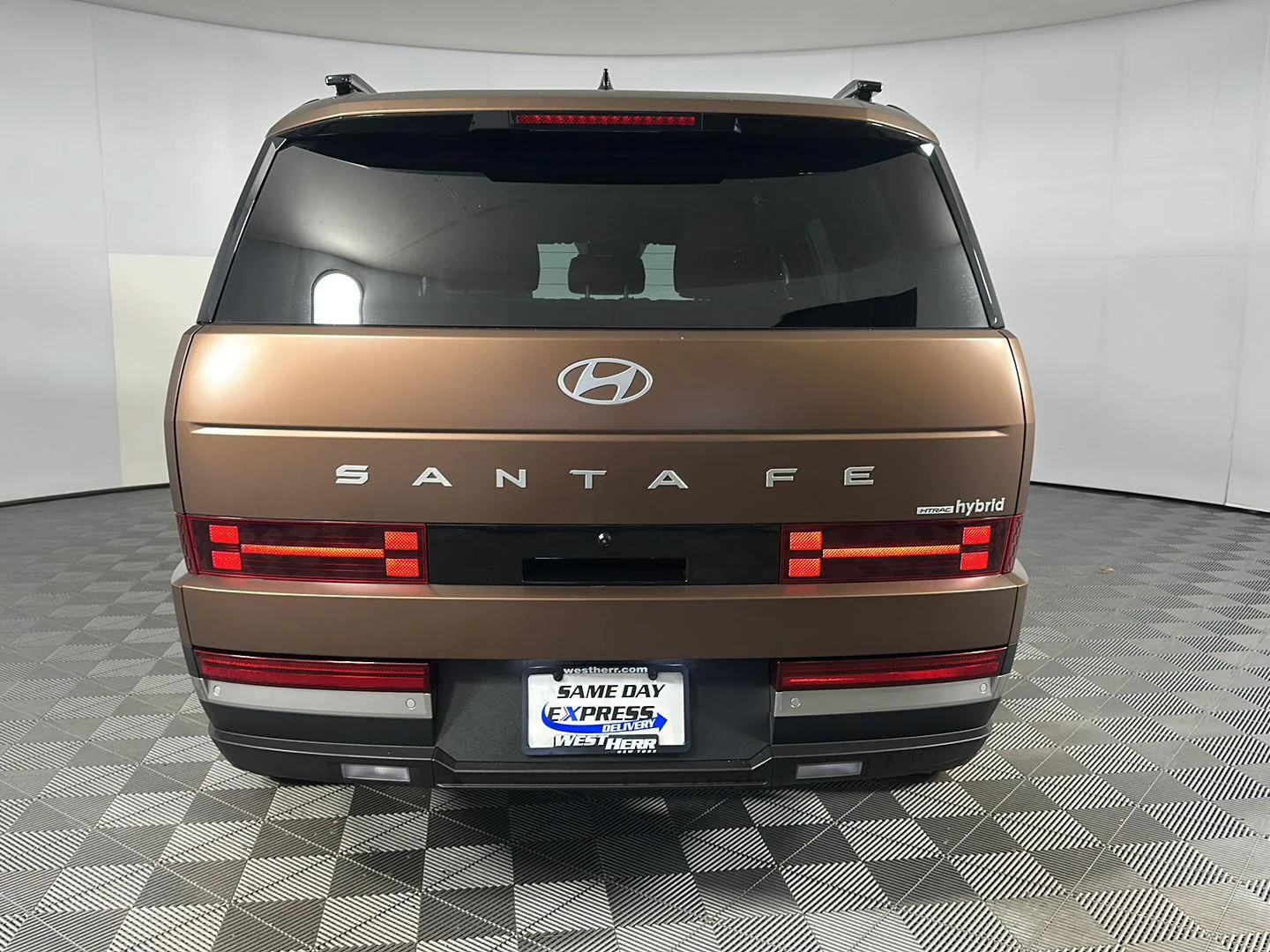 Used 2024 Earthy Brass Matte Hyundai Limited image 6