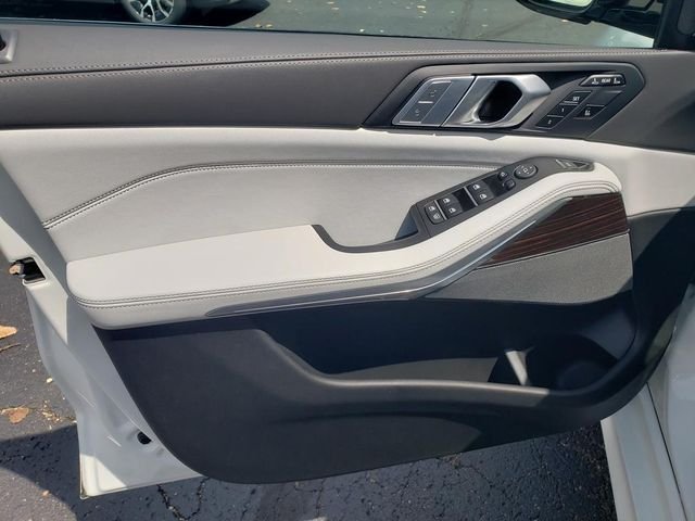 Used 2026 Alpine White BMW xDrive40i image 12