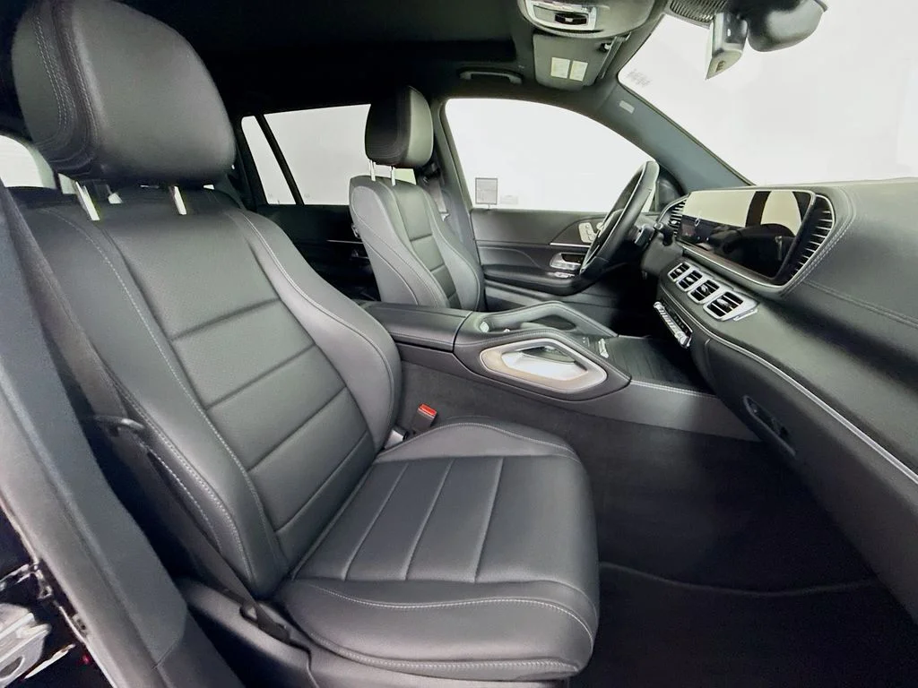 Used 2025 Black Mercedes-Benz GLS 450 image 24