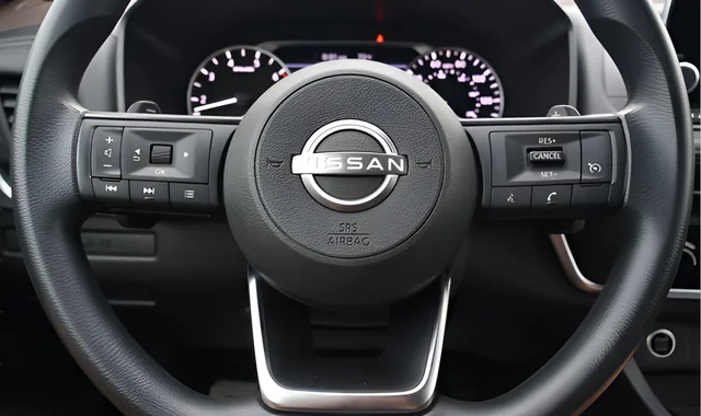 Used 2023 Gray Nissan S image 20