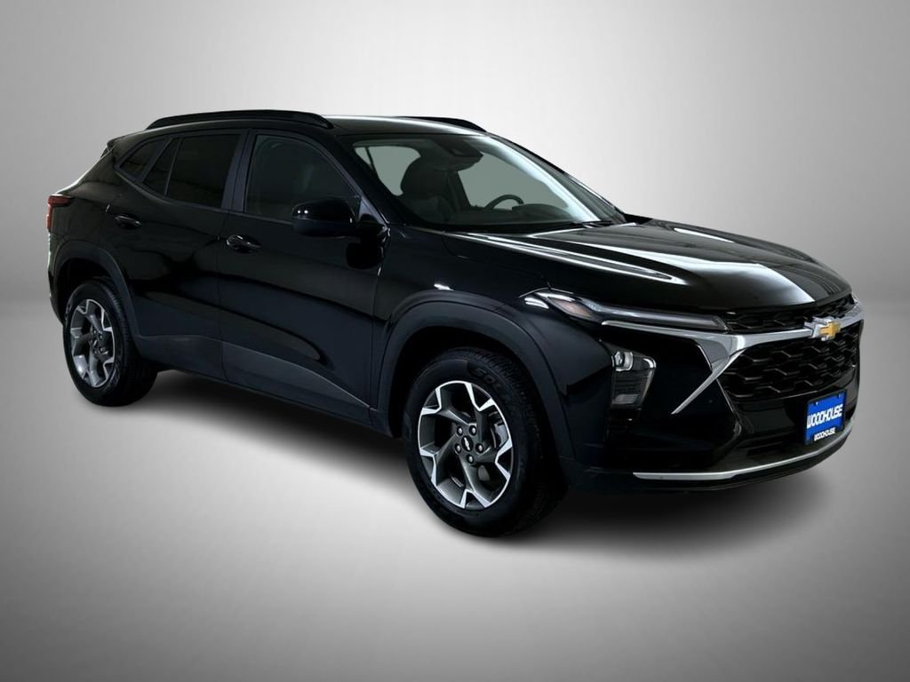 Used 2025 Black Chevrolet LT image 3