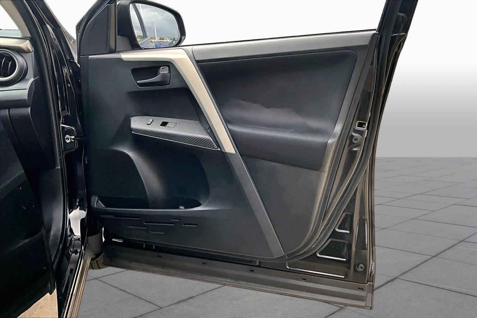 Used 2015 Black Toyota LE image 23