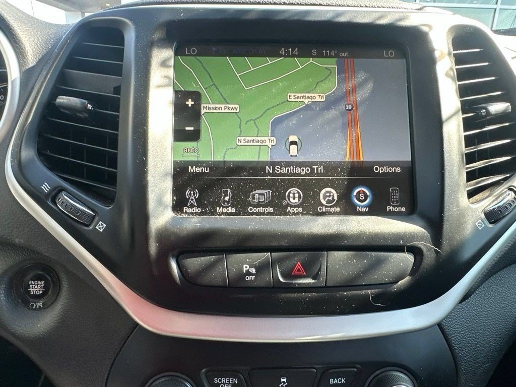 Used 2018 Gray Jeep Latitude Plus FWD image 13