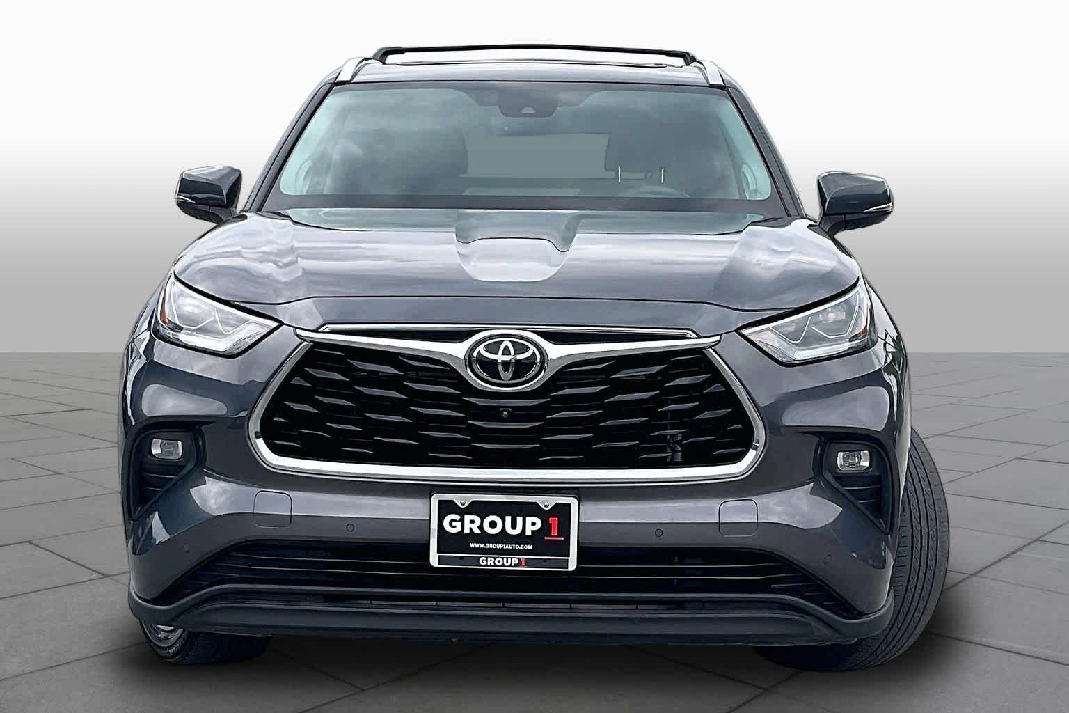 Used 2022 Magnetic Gray Metallic Toyota Limited image 4