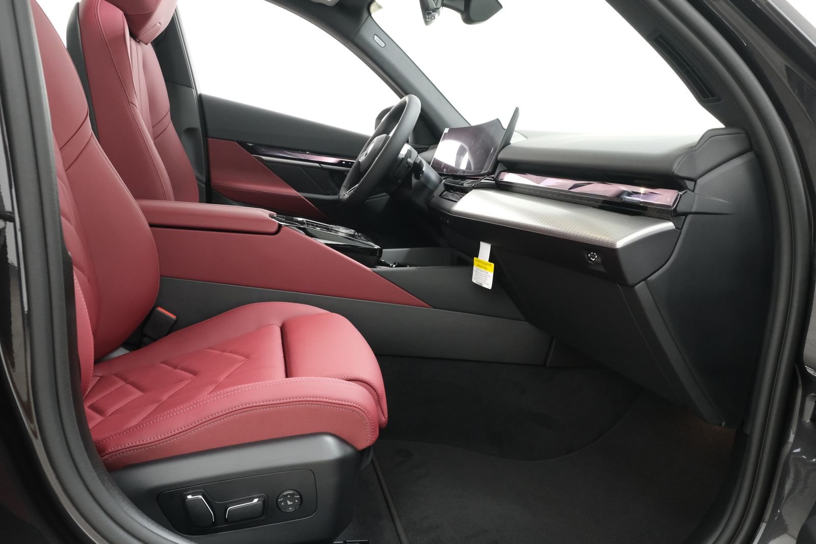 New 2027 Dark Graphite Metallic BMW 530i xDrive image 43