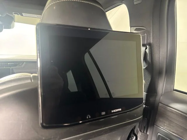Used 2023 Diamond Black Jeep Overland image 14