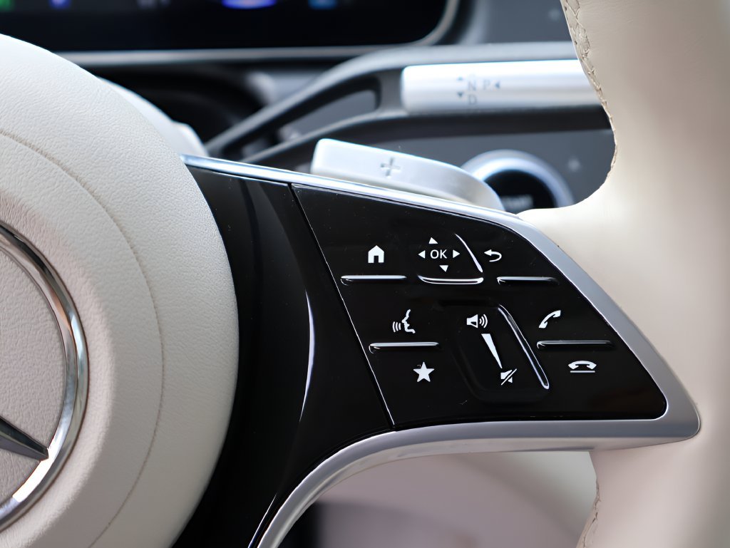 Used 2023 MANUFAKTUR Diamond White Metallic Mercedes-Benz 450 image 33