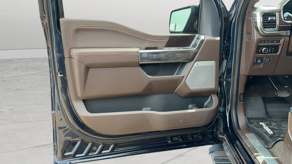 Used 2023 Gray Ford King Ranch image 18