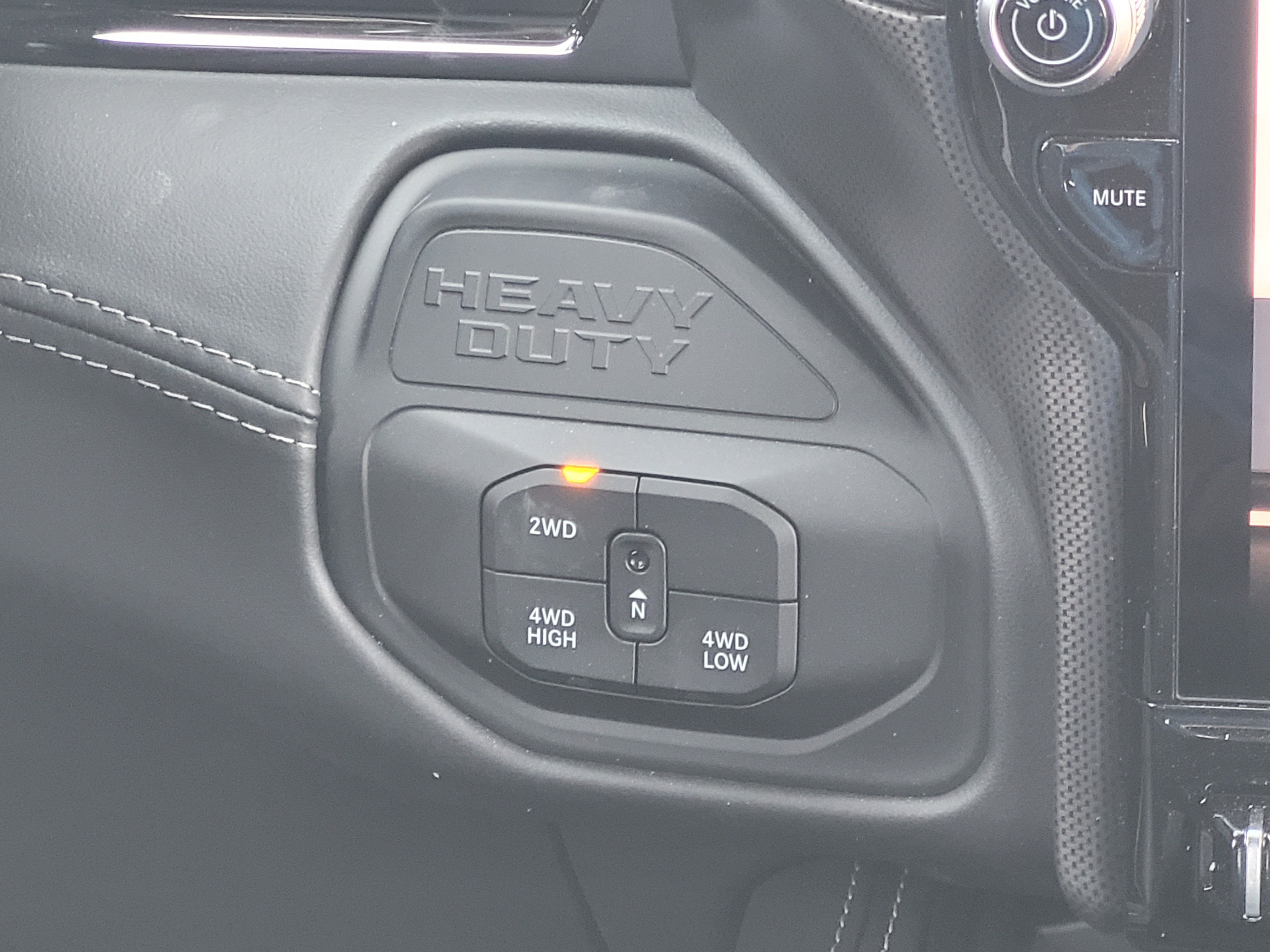 2025 RAM 3500 Limited - Photo 18