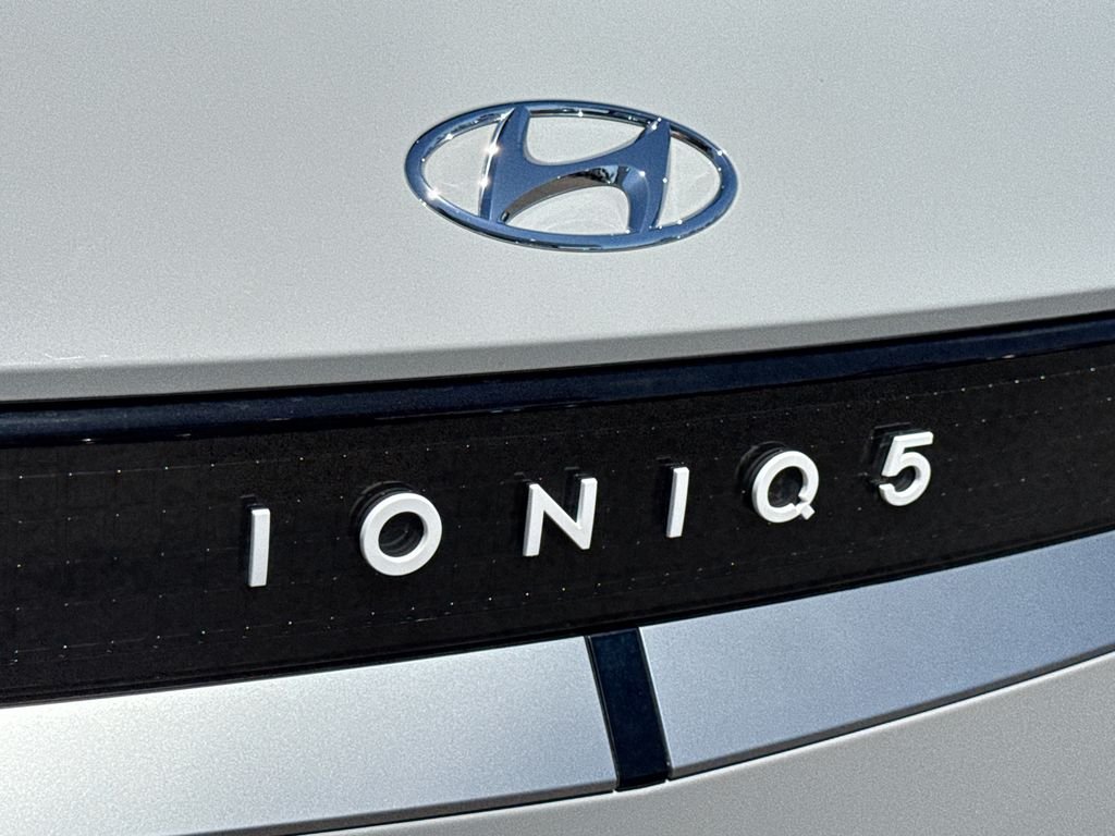 Used 2024 Gray Hyundai SE image 11