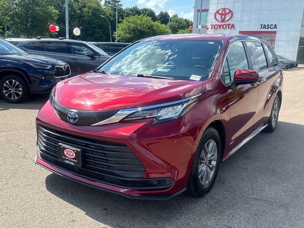 Used 2021 Red Toyota LE image 3