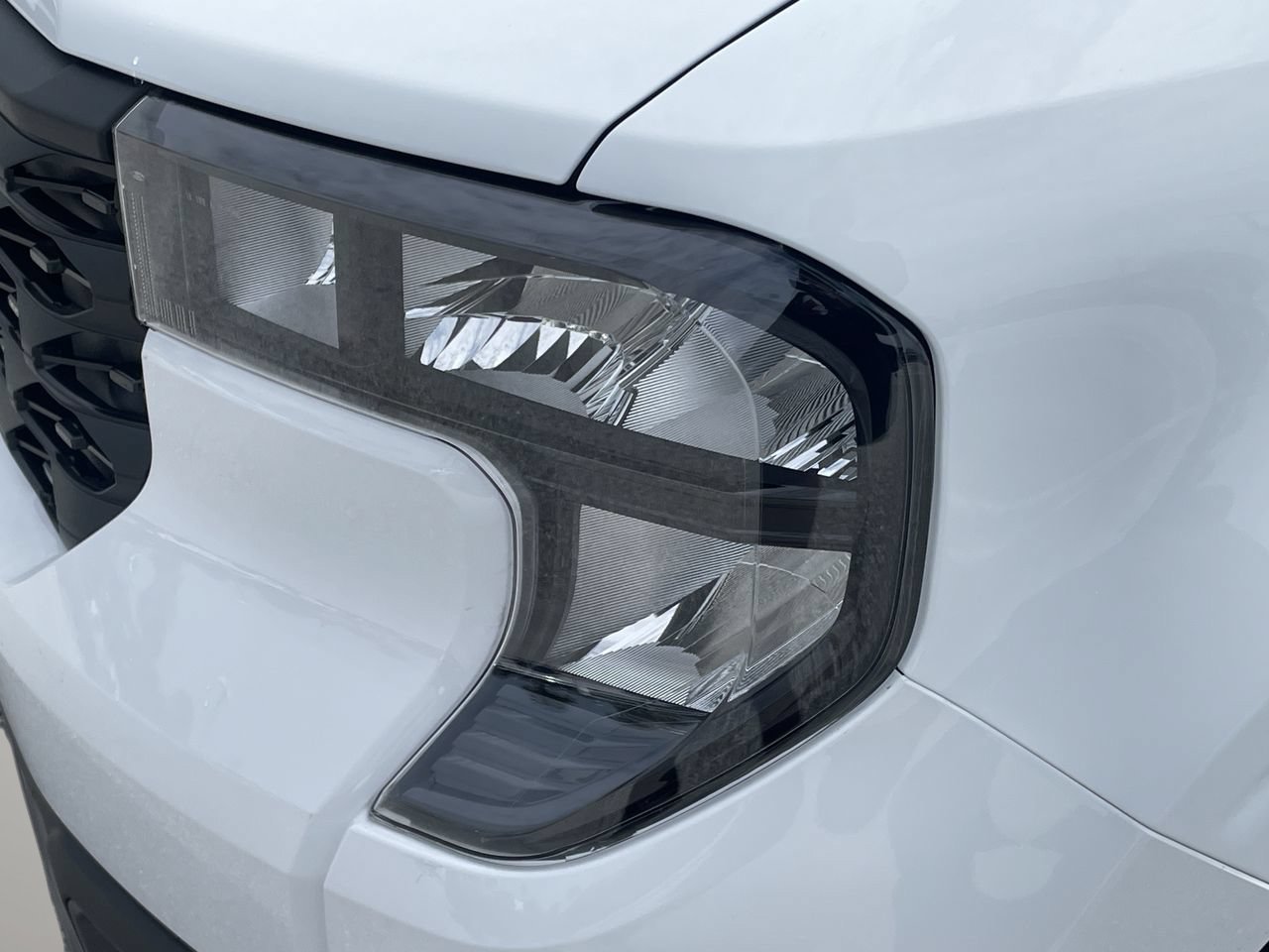 New 2026 Oxford White Ford XLT image 6